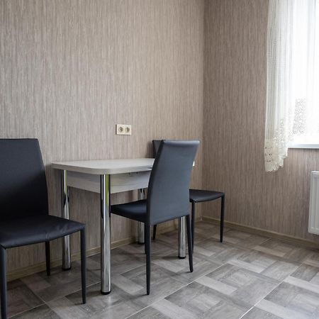 Академіка Корольова 20 1 Lägenhet Tjerkasy Exteriör bild