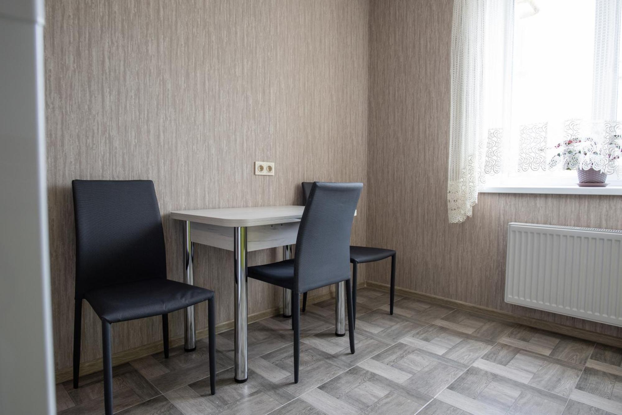 Академіка Корольова 20 1 Lägenhet Tjerkasy Exteriör bild